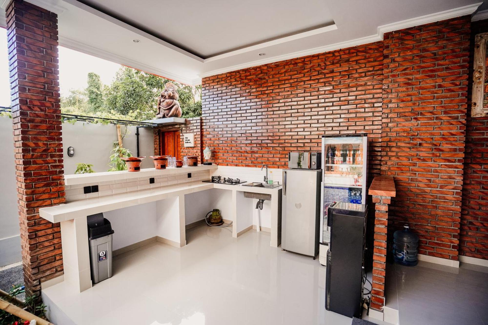 Pondok Yogi Guest House Canggu Exterior photo